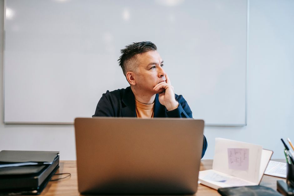 An online shop owner considering which platform to choose